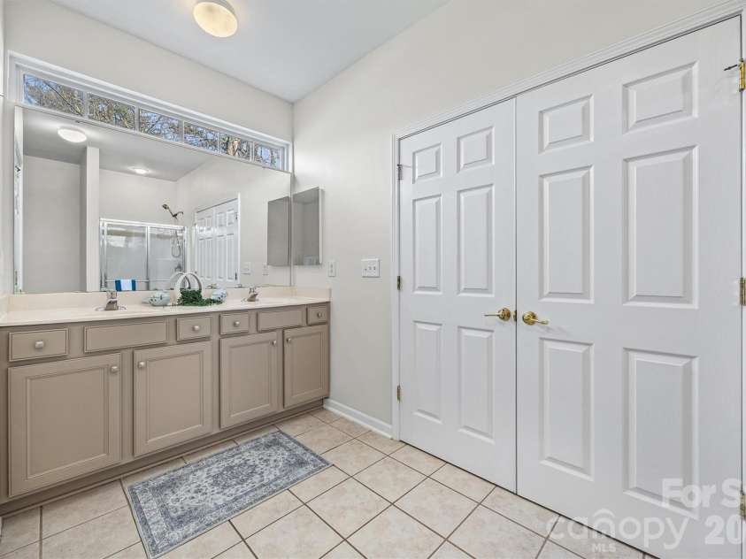 1657 Onyx Ridge, Fort Mill, SC 29708.  MLS# CAR4328052, YatesRealty ID 7089. Primary bathrrom