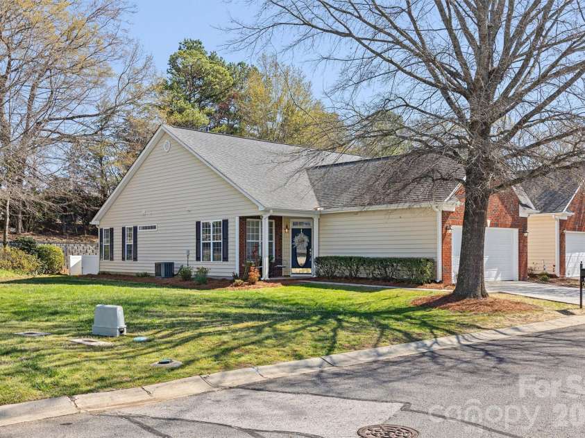 1657 Onyx Ridge, Fort Mill, SC 29708.  MLS# CAR4328052, YatesRealty ID 7089. Side of front