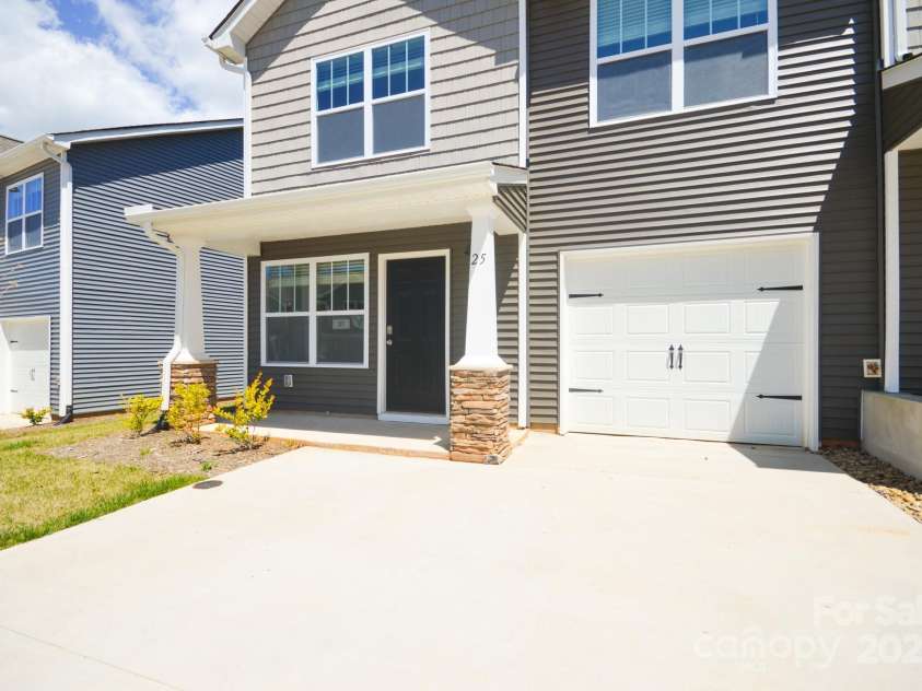 25 Cain Hollow Way, Asheville, NC 28806.  MLS# CAR4180878, YatesRealty ID 7089. 