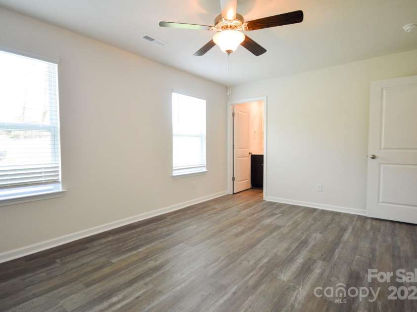 25 Cain Hollow Way, Asheville, NC 28806.  MLS# CAR4180878, YatesRealty ID 7089. 