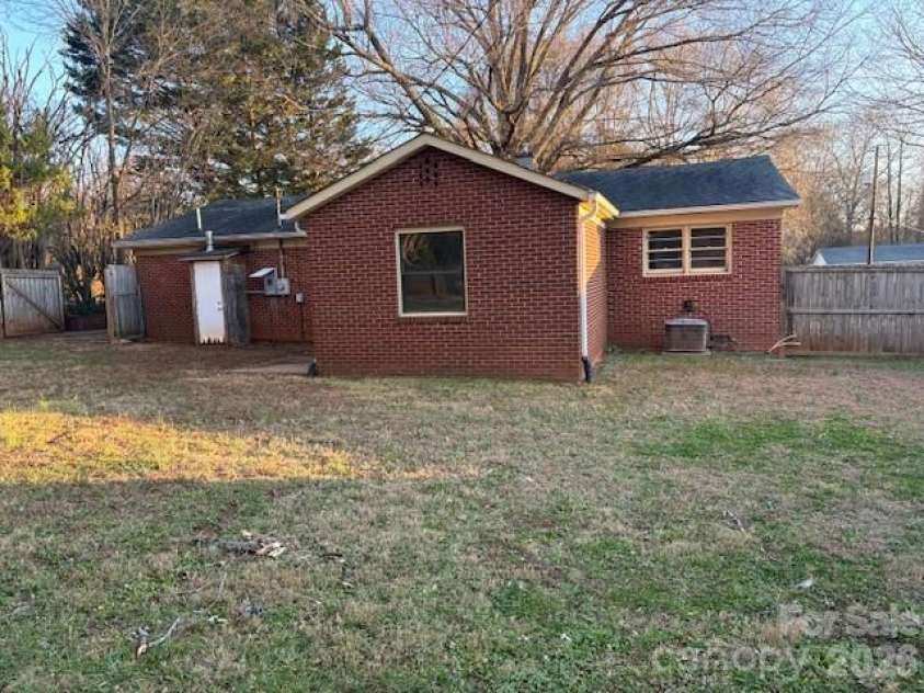 2209 Dale Avenue, Lincolnton, NC 28092.  MLS# CAR4346801, YatesRealty ID 7090. 