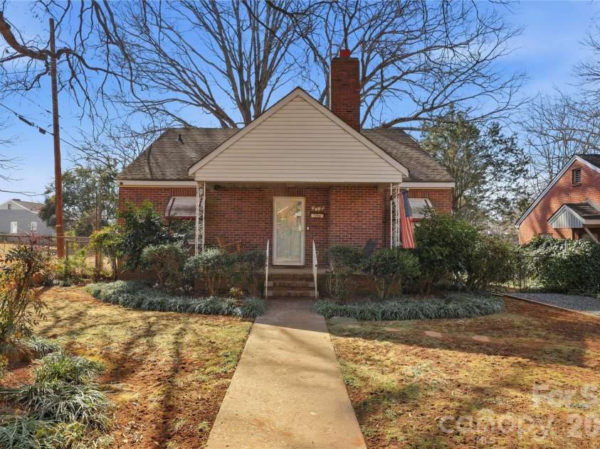 3115 Mathis Drive, Charlotte, NC 28208.  MLS# CAR4342813, YatesRealty ID 7092. 