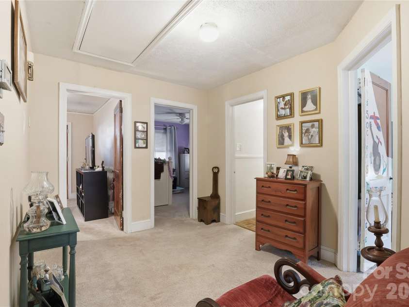 3115 Mathis Drive, Charlotte, NC 28208.  MLS# CAR4342813, YatesRealty ID 7092. 