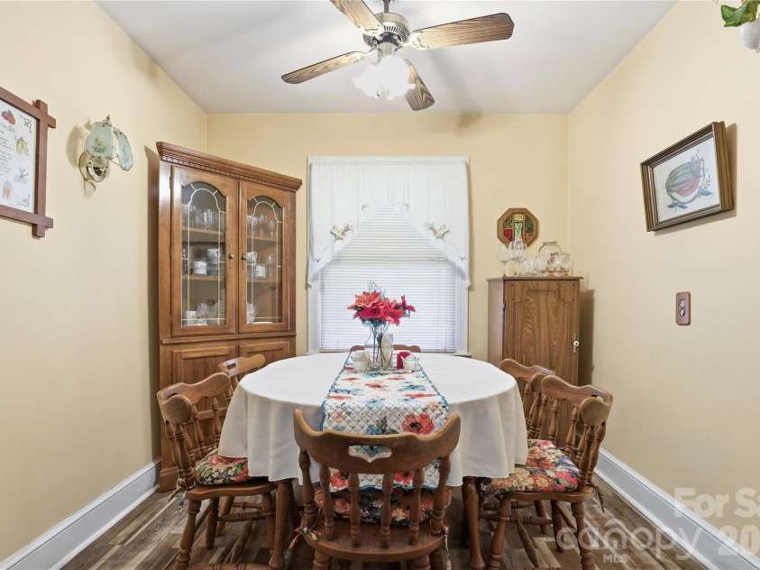 3115 Mathis Drive, Charlotte, NC 28208.  MLS# CAR4342813, YatesRealty ID 7092. 