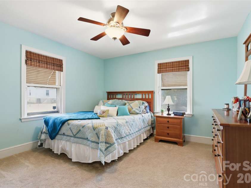 3115 Mathis Drive, Charlotte, NC 28208.  MLS# CAR4342813, YatesRealty ID 7092. 