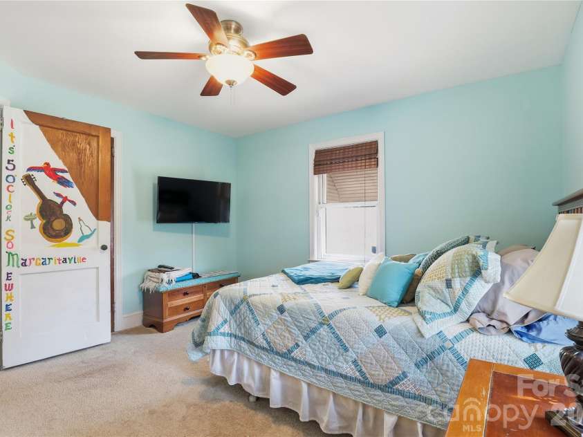 3115 Mathis Drive, Charlotte, NC 28208.  MLS# CAR4342813, YatesRealty ID 7092. 