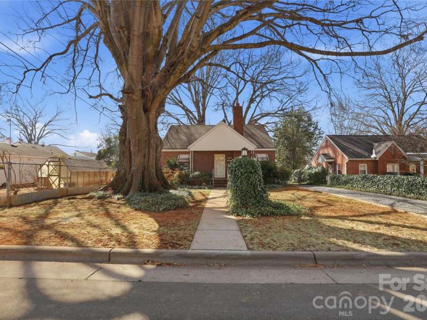 3115 Mathis Drive, Charlotte, NC 28208.  MLS# CAR4342813, YatesRealty ID 7092. 