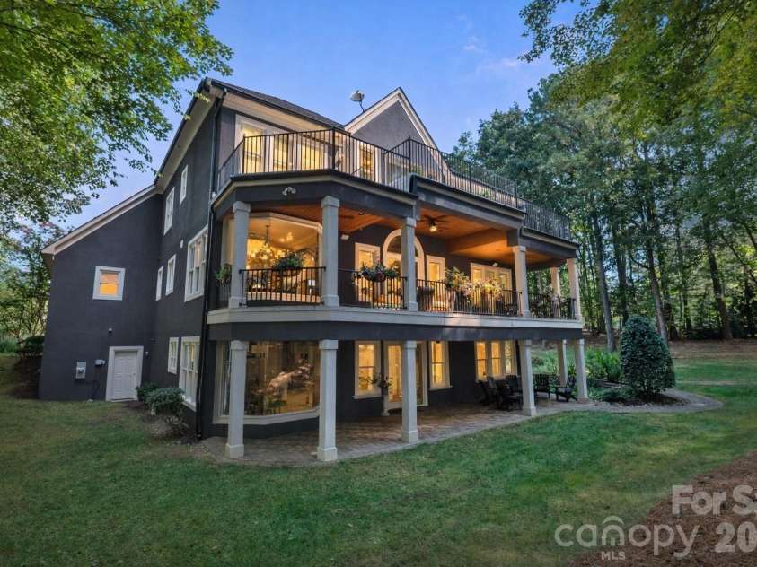 8915 Warwicke Lane, Sherrills Ford, NC 28673.  MLS# CAR4353369, YatesRealty ID 7093. 