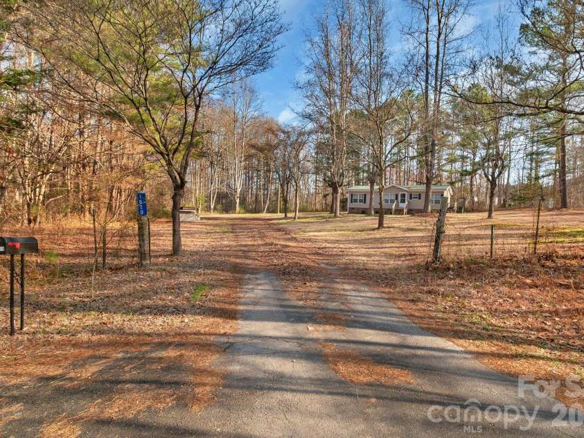 1820 Conners Lane, York, SC 29745.  MLS# CAR4355290, YatesRealty ID 7094. 