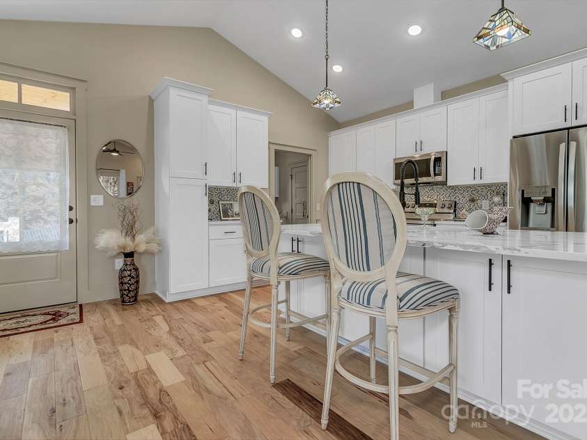 40 Rangeley Drive, Asheville, NC 28803.  MLS# CAR4219622, YatesRealty ID 7094. 