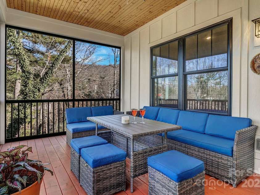 40 Rangeley Drive, Asheville, NC 28803.  MLS# CAR4219622, YatesRealty ID 7094. 