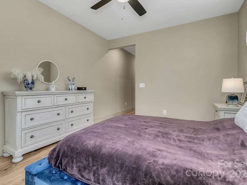 40 Rangeley Drive, Asheville, NC 28803.  MLS# CAR4219622, YatesRealty ID 7094. 