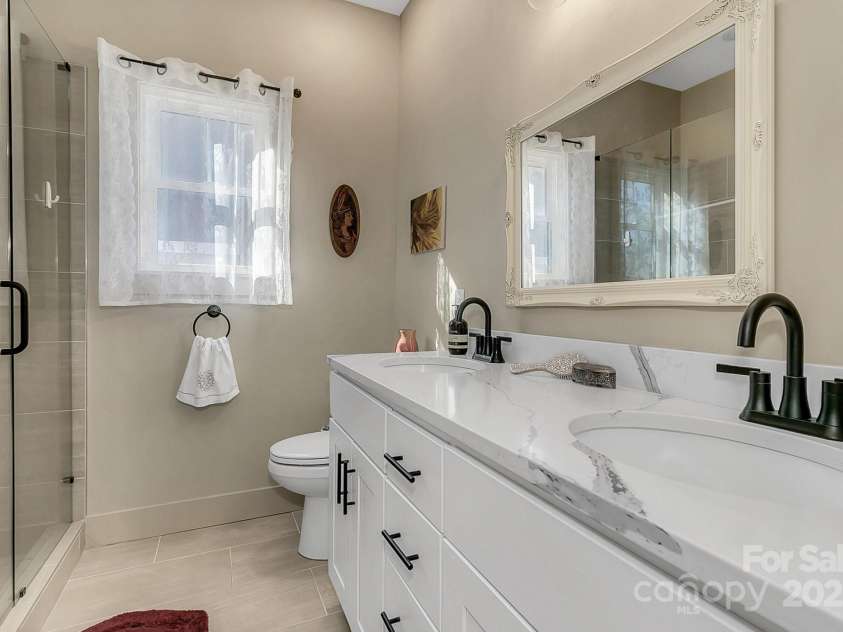 40 Rangeley Drive, Asheville, NC 28803.  MLS# CAR4219622, YatesRealty ID 7094. 