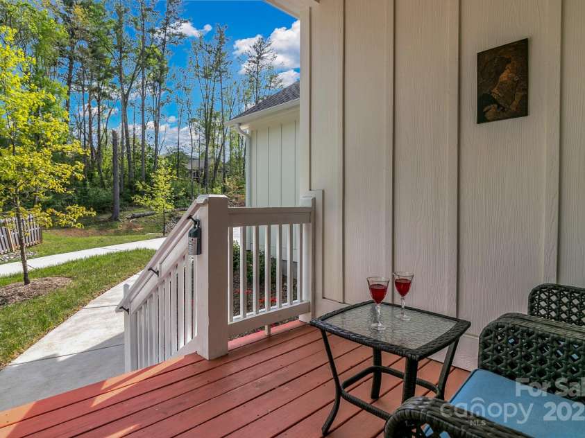 40 Rangeley Drive, Asheville, NC 28803.  MLS# CAR4219622, YatesRealty ID 7094. 