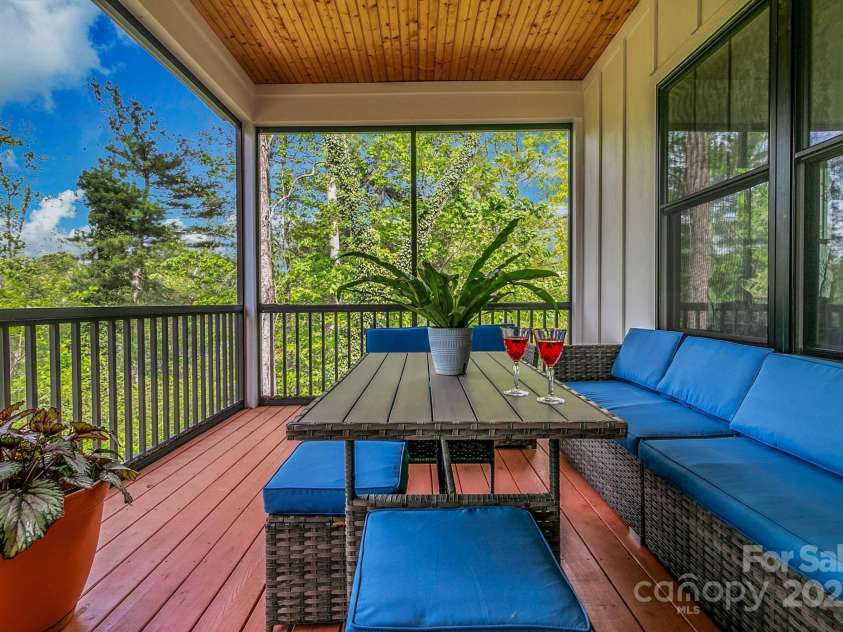 40 Rangeley Drive, Asheville, NC 28803.  MLS# CAR4219622, YatesRealty ID 7094. 