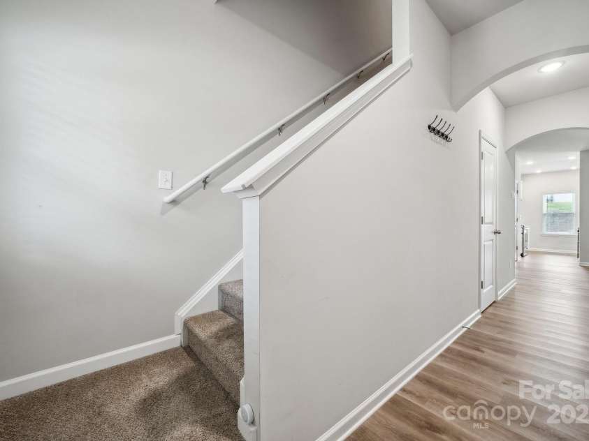 10036 Brittondale Lane, Charlotte, NC 28215.  MLS# CAR4238226, YatesRealty ID 7097. 