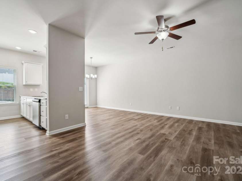 10036 Brittondale Lane, Charlotte, NC 28215.  MLS# CAR4238226, YatesRealty ID 7097. 