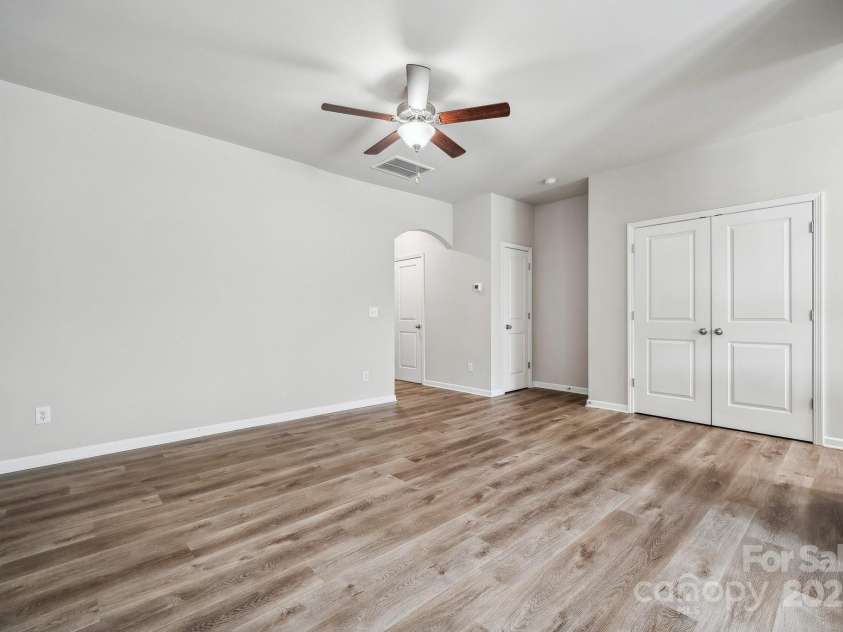 10036 Brittondale Lane, Charlotte, NC 28215.  MLS# CAR4238226, YatesRealty ID 7097. 