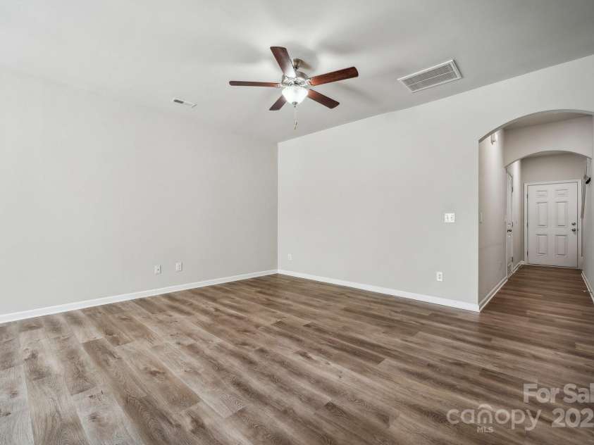 10036 Brittondale Lane, Charlotte, NC 28215.  MLS# CAR4238226, YatesRealty ID 7097. 