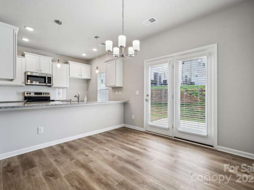 10036 Brittondale Lane, Charlotte, NC 28215.  MLS# CAR4238226, YatesRealty ID 7097. 