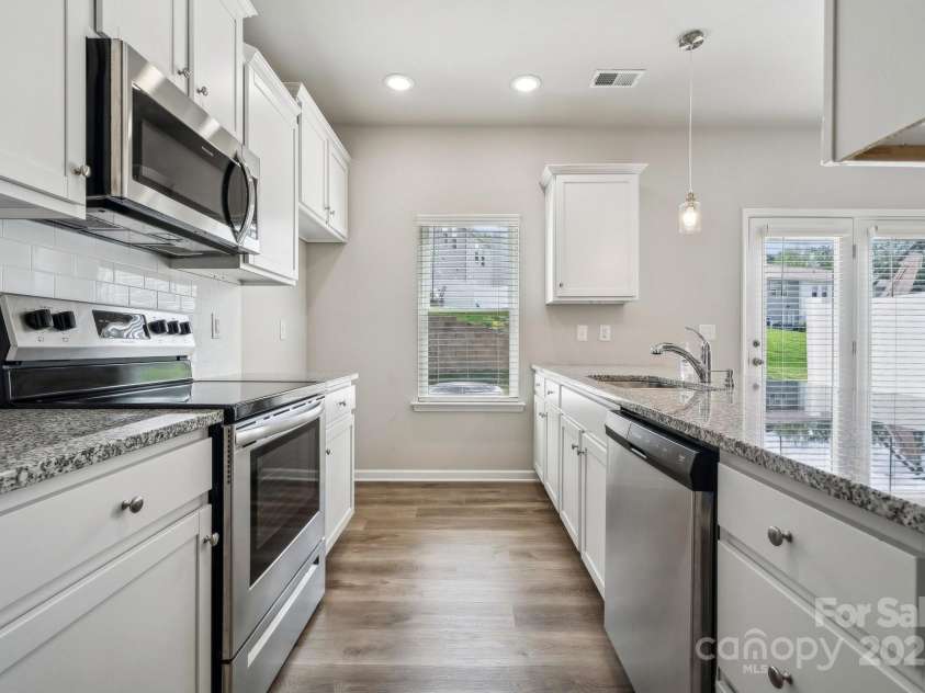 10036 Brittondale Lane, Charlotte, NC 28215.  MLS# CAR4238226, YatesRealty ID 7097. 