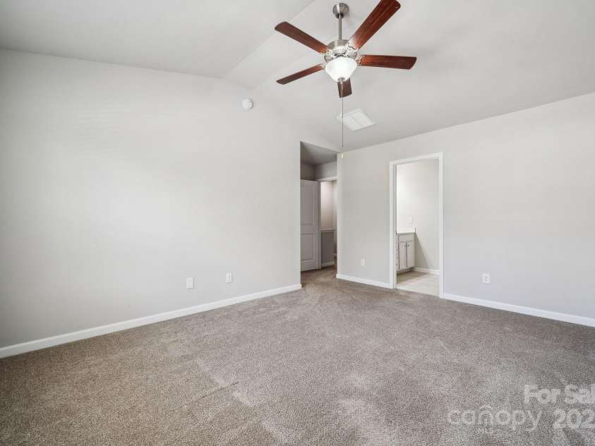 10036 Brittondale Lane, Charlotte, NC 28215.  MLS# CAR4238226, YatesRealty ID 7097. 