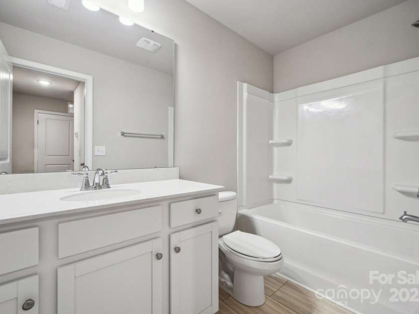 10036 Brittondale Lane, Charlotte, NC 28215.  MLS# CAR4238226, YatesRealty ID 7097. 