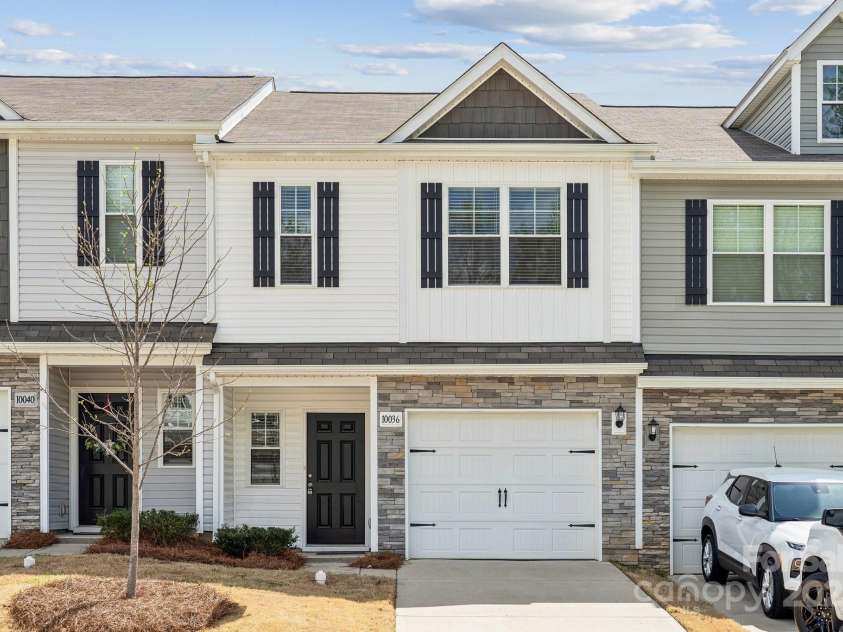 10036 Brittondale Lane, Charlotte, NC 28215.  MLS# CAR4238226, YatesRealty ID 7097. 