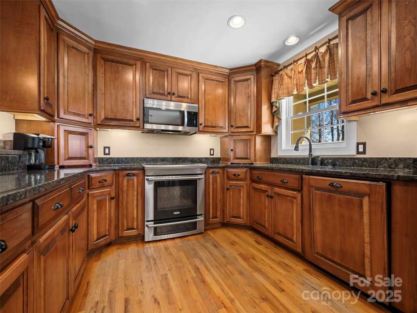 6753 Pinnacle Mountain Road, Zirconia, NC 28790.  MLS# CAR4237345, YatesRealty ID 7098. Kitchen