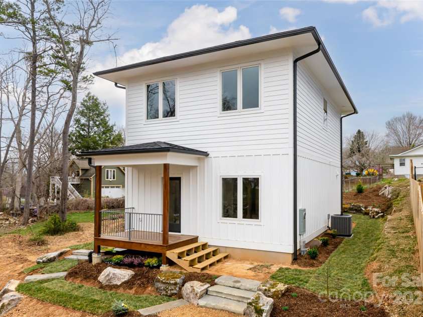 30 Fern Street, Asheville, NC 28803.  MLS# CAR4296373, YatesRealty ID 71. Photo of Similar Construction