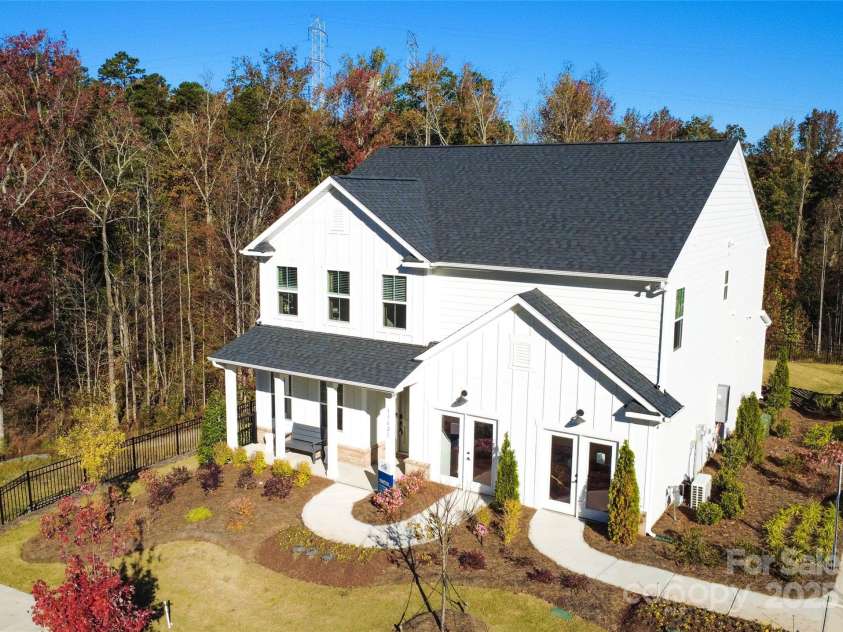 13621 Roderick Drive, Huntersville, NC 28078.  MLS# CAR4321737, YatesRealty ID 710. Exterior Front