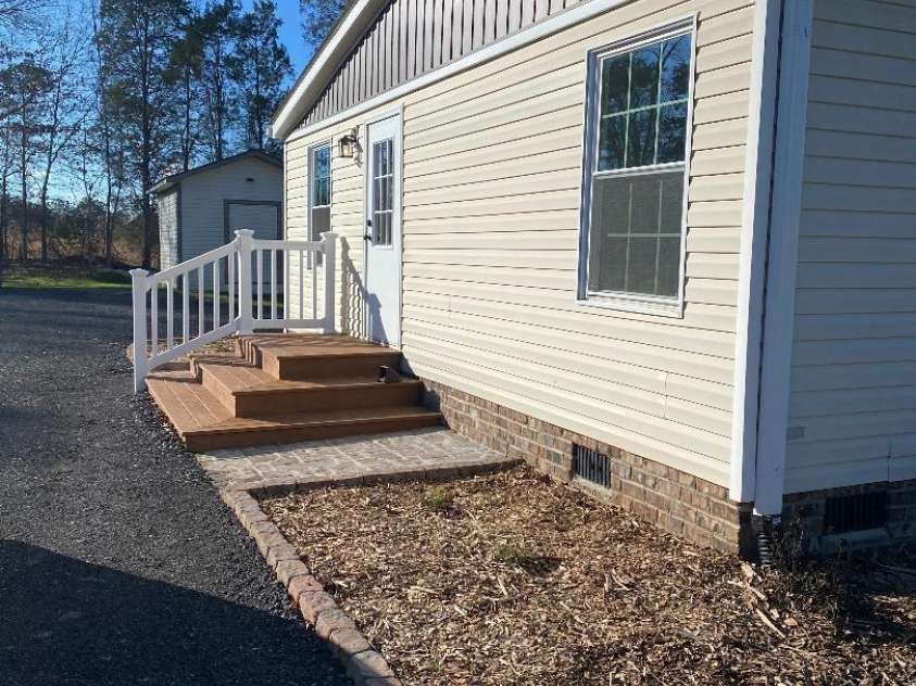 816 Perry Road, Troutman, NC 28166.  MLS# CAR4210141, YatesRealty ID 710. Finished entry area side