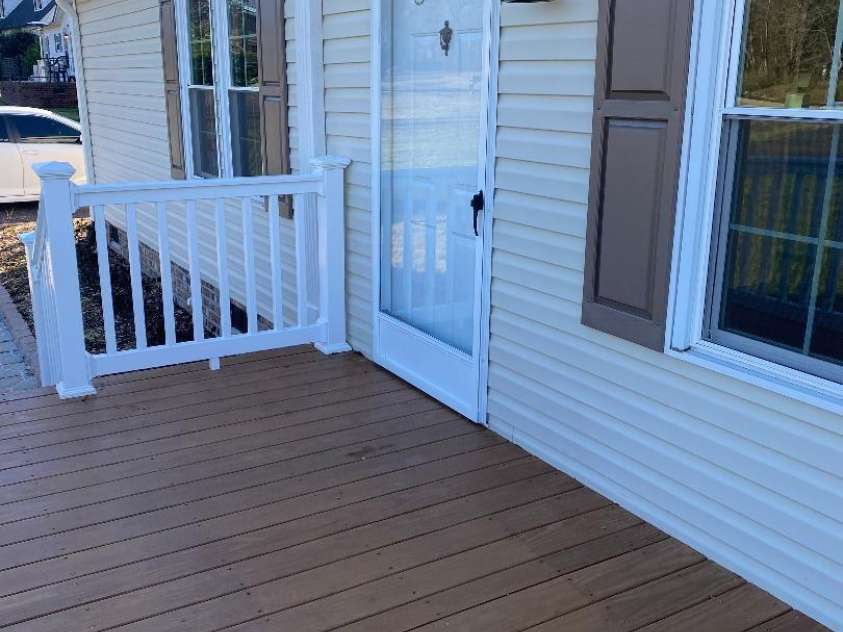 816 Perry Road, Troutman, NC 28166.  MLS# CAR4210141, YatesRealty ID 710. Front deck