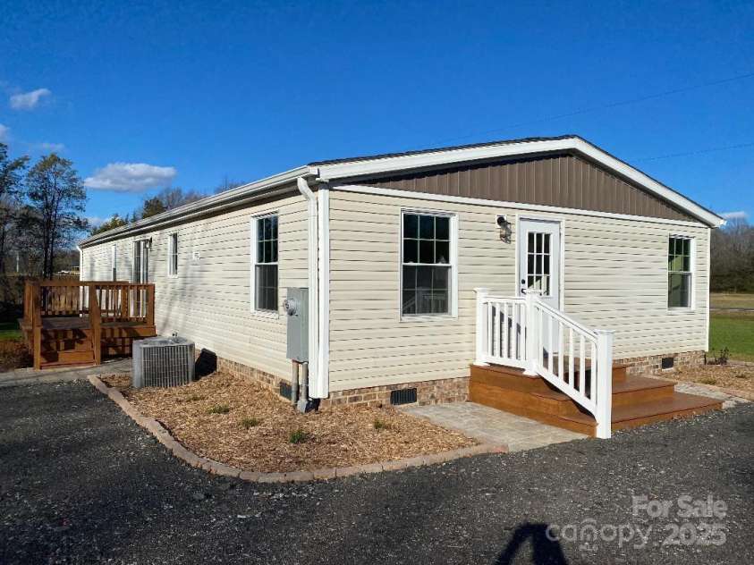 816 Perry Road, Troutman, NC 28166.  MLS# CAR4210141, YatesRealty ID 710. Looking NE