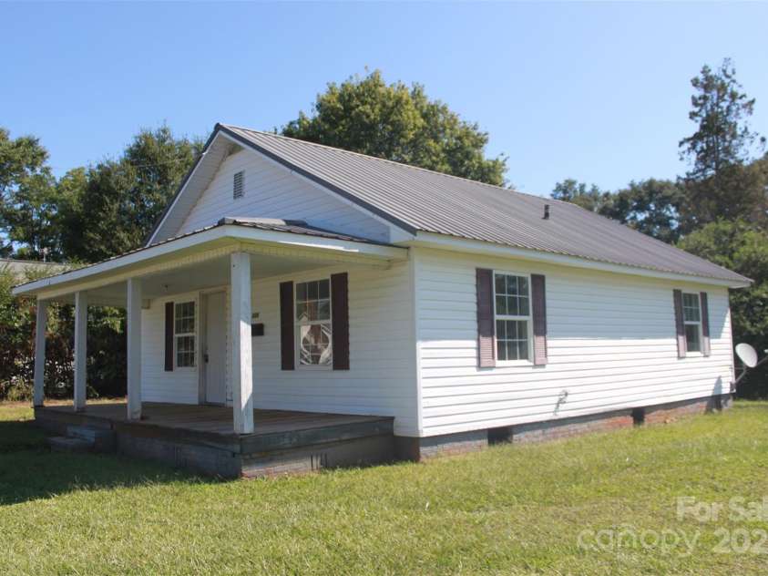 496 Spindale Street, Spindale, NC 28160.  MLS# CAR4301726, YatesRealty ID 7101. 