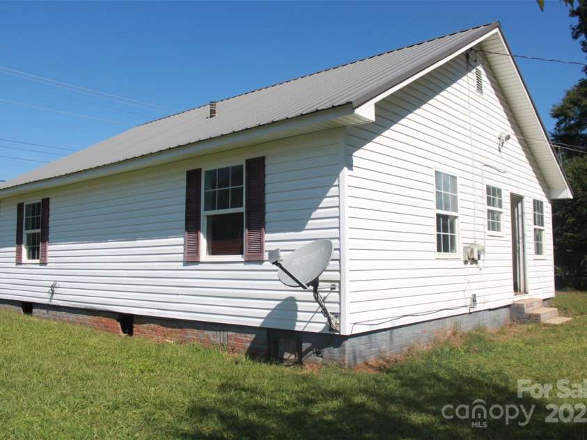 496 Spindale Street, Spindale, NC 28160.  MLS# CAR4301726, YatesRealty ID 7101. 