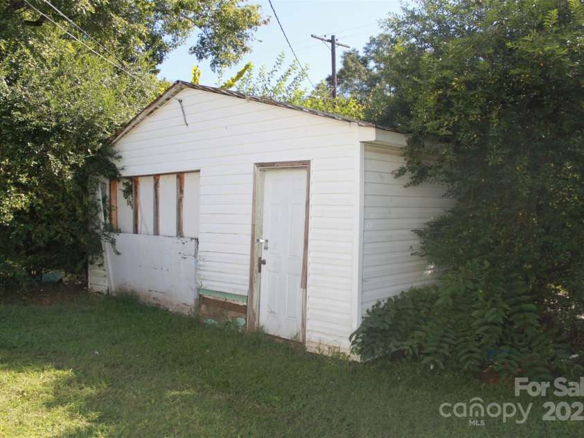 496 Spindale Street, Spindale, NC 28160.  MLS# CAR4301726, YatesRealty ID 7101. 
