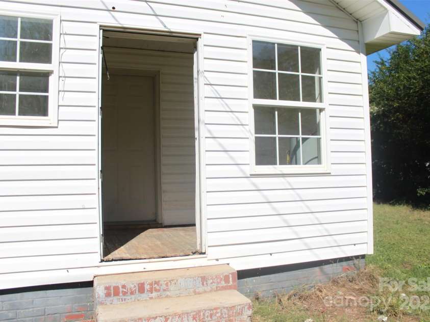 496 Spindale Street, Spindale, NC 28160.  MLS# CAR4301726, YatesRealty ID 7101. 
