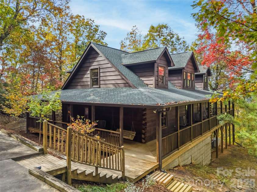 167 Mountain Vista Drive, Saluda, NC 28773.  MLS# CAR4337570, YatesRealty ID 7102. 