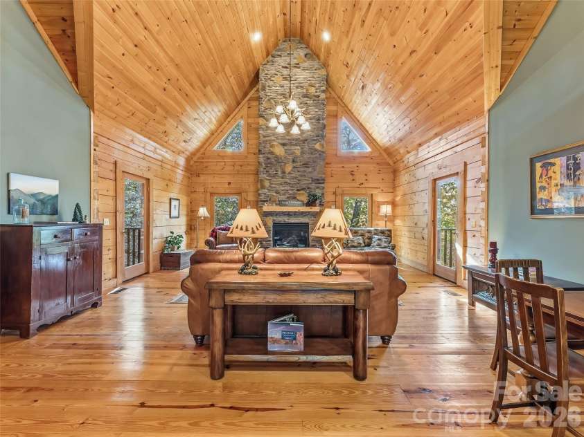 167 Mountain Vista Drive, Saluda, NC 28773.  MLS# CAR4337570, YatesRealty ID 7102. 