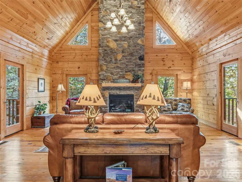 167 Mountain Vista Drive, Saluda, NC 28773.  MLS# CAR4337570, YatesRealty ID 7102. 