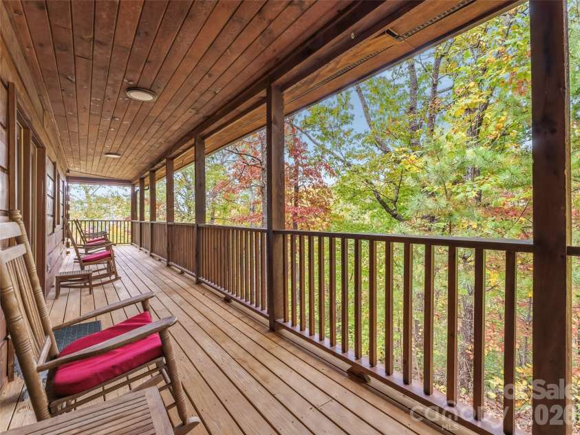 167 Mountain Vista Drive, Saluda, NC 28773.  MLS# CAR4337570, YatesRealty ID 7102. 