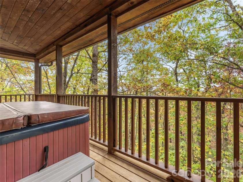 167 Mountain Vista Drive, Saluda, NC 28773.  MLS# CAR4337570, YatesRealty ID 7102. 