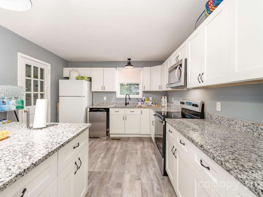 745 6th Avenue, Hickory, NC 28602.  MLS# CAR4244534, YatesRealty ID 7102. 