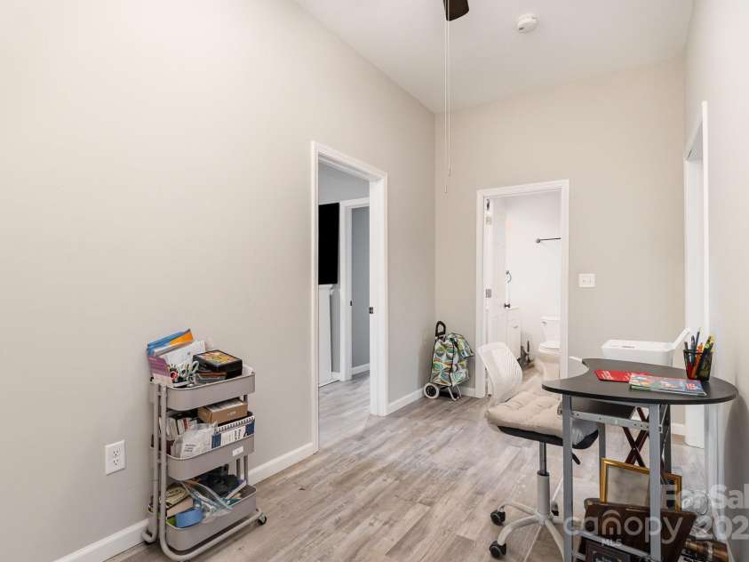 745 6th Avenue, Hickory, NC 28602.  MLS# CAR4244534, YatesRealty ID 7102. 