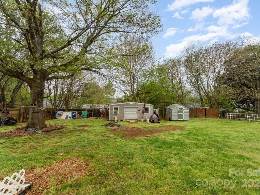 745 6th Avenue, Hickory, NC 28602.  MLS# CAR4244534, YatesRealty ID 7102. 