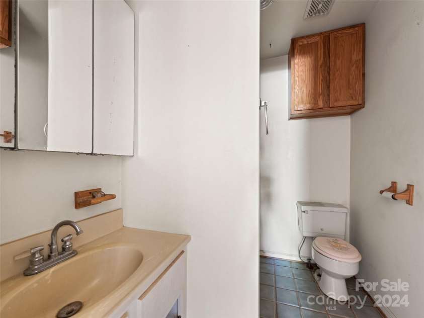 10910 Archer Road, Davidson, NC 28036.  MLS# CAR4142354, YatesRealty ID 7103. 