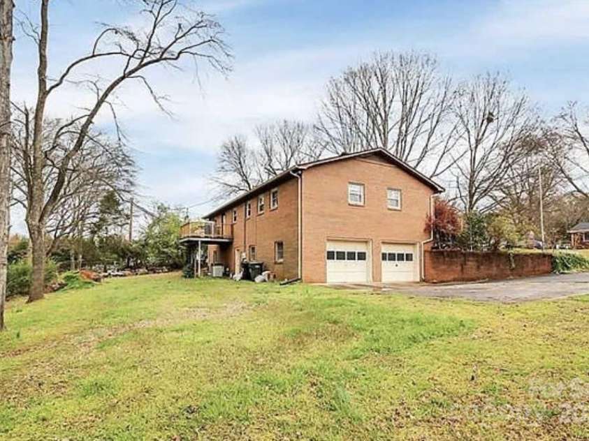 6520 Weldon Circle, Concord, NC 28027.  MLS# CAR4213418, YatesRealty ID 7104. 