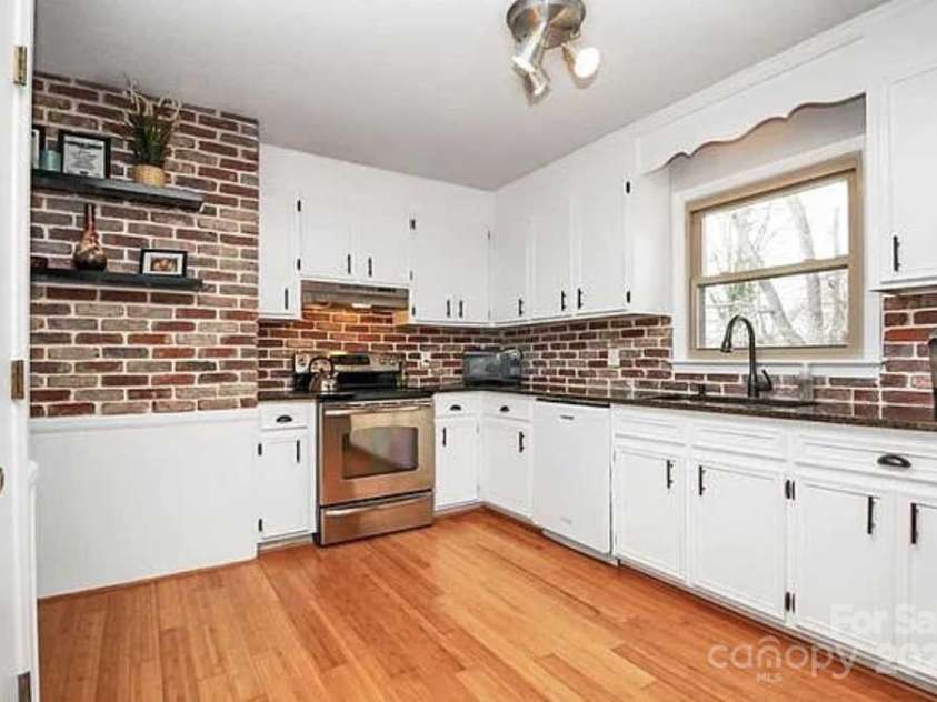 6520 Weldon Circle, Concord, NC 28027.  MLS# CAR4213418, YatesRealty ID 7104. 