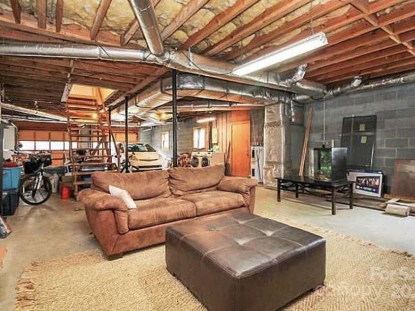 6520 Weldon Circle, Concord, NC 28027.  MLS# CAR4213418, YatesRealty ID 7104. 